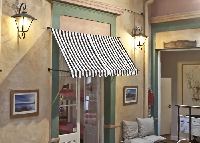 Albergue: Ba Stop Hotel House